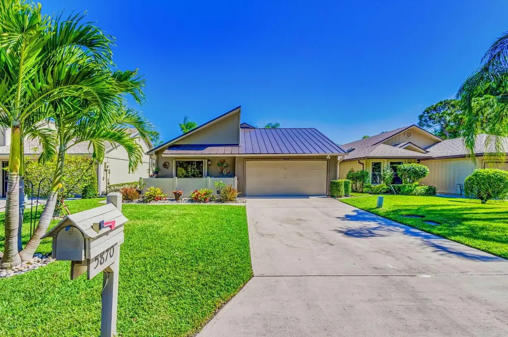 5870 SE Franklin Place Hobe Sound FL 33455