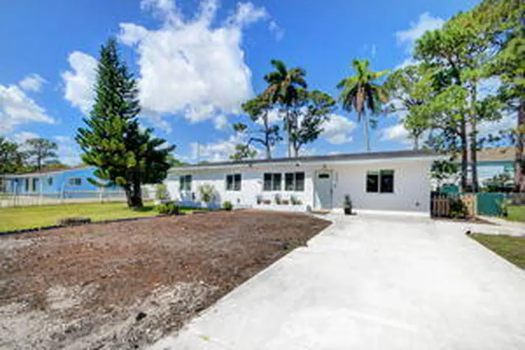 3591 Patio Court Lake Worth FL 33461