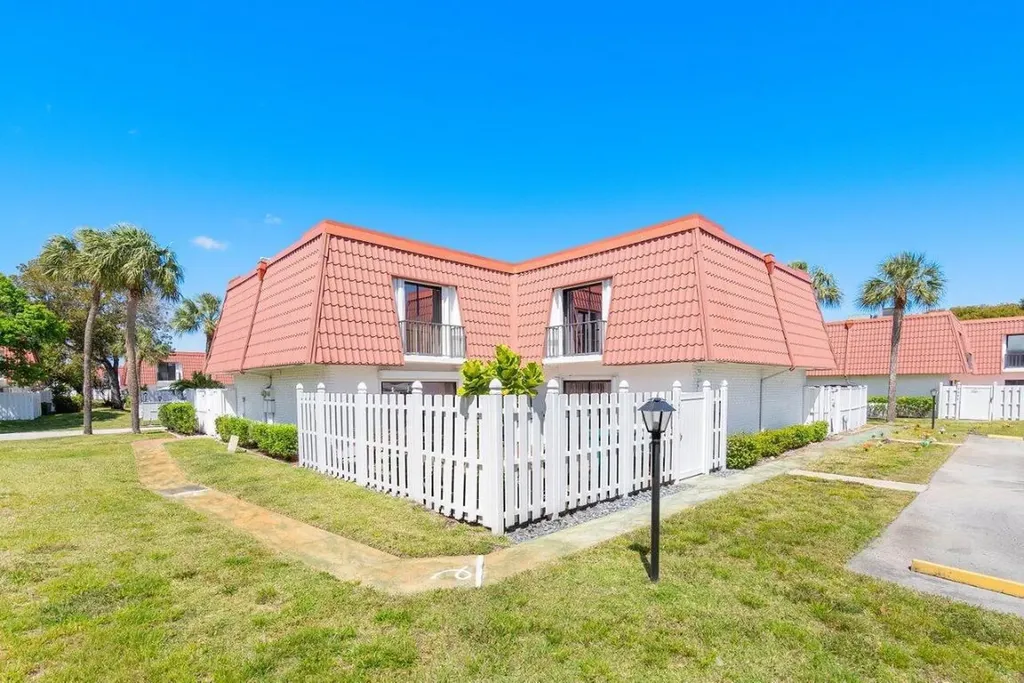 1421 SW 28th Avenue Boynton Beach FL 33426
