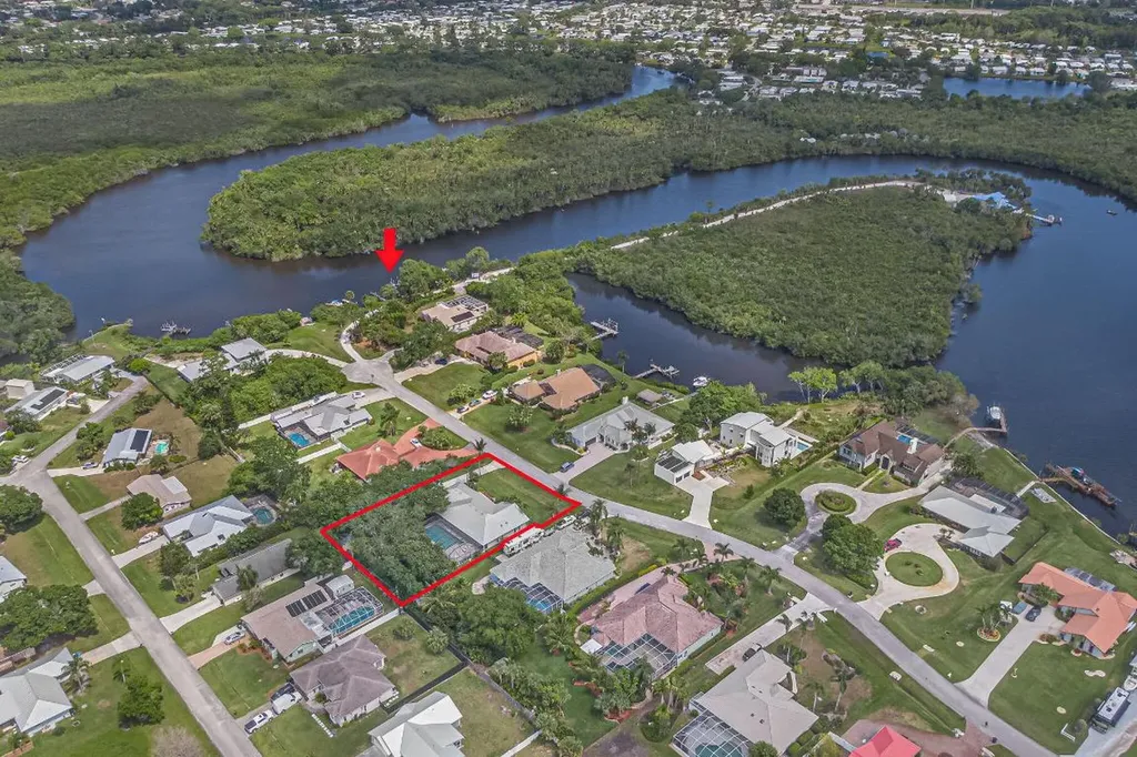 626 SE Hidden River Drive Port St Lucie FL 34983