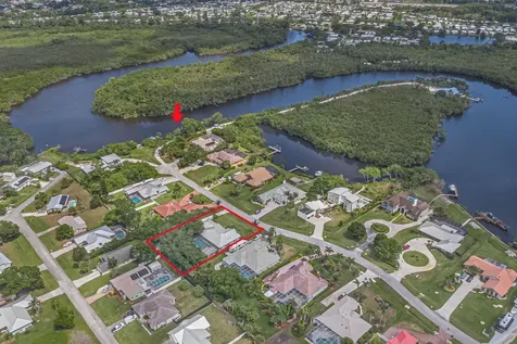 626 SE Hidden River Drive Port St Lucie FL 34983