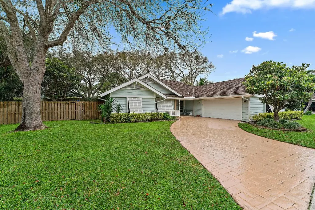 10360 SE Jupiter Narrows Drive Hobe Sound FL 33455