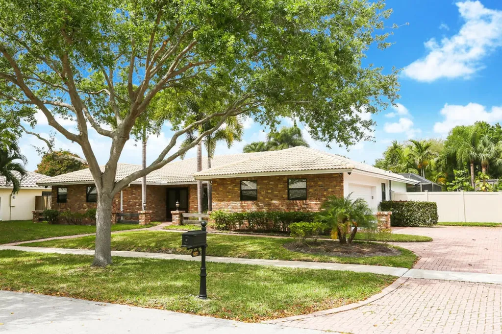 6821 S Grande Drive Boca Raton FL 33433