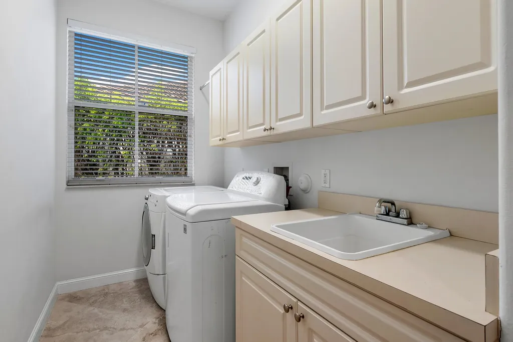 16415 Via Venetia W Delray Beach FL 33484