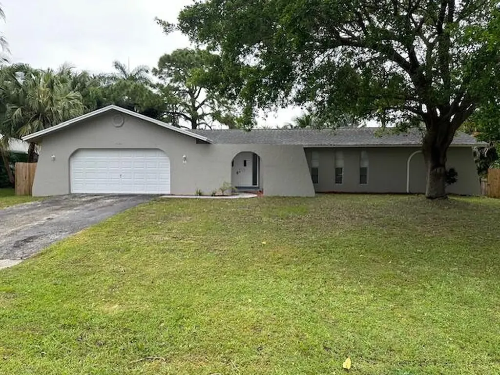 14 W Palm Avenue Lake Worth FL 33467