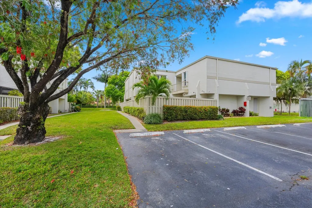 12083 Regal Court W Wellington FL 33414
