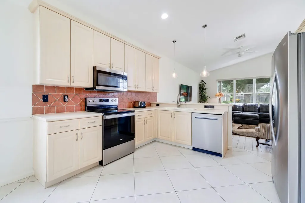 8200 Playa Del Sur Boulevard Lake Worth FL 33467