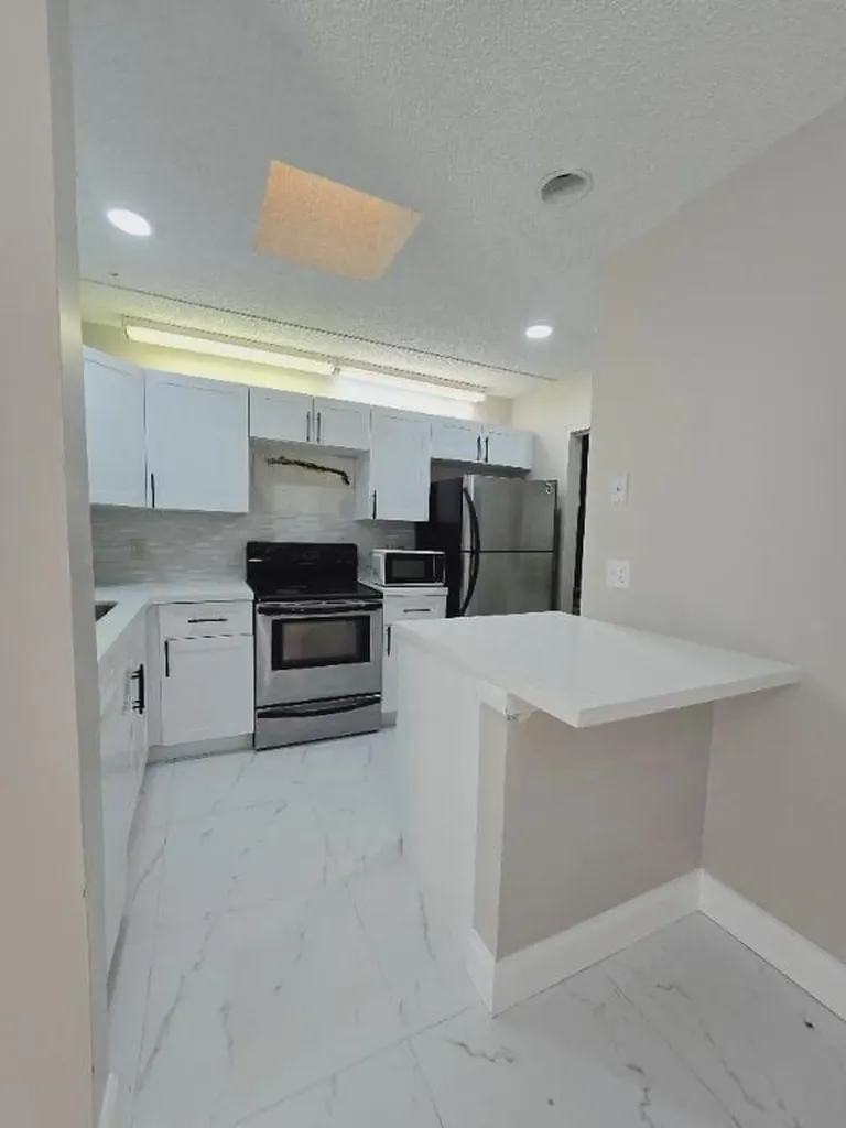 1502 Waterview Circle Palm Springs FL 33461