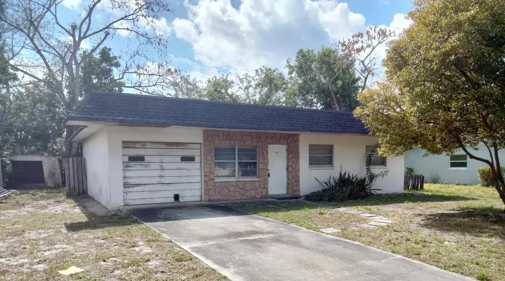 1640 SE Arapaho Avenue Stuart FL 34994