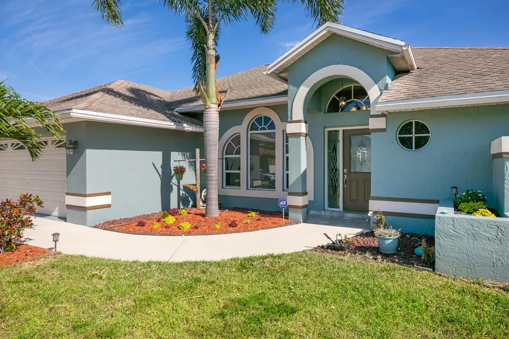 1063 SW Alcantarra Boulevard Port St Lucie FL 34953