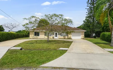 1691 SE Goucho Avenue Port St Lucie FL 34952