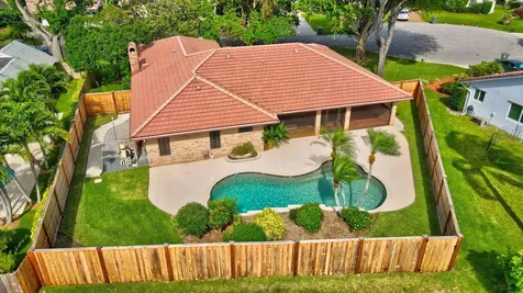 21792 Mountain Sugar Lane Boca Raton FL 33433