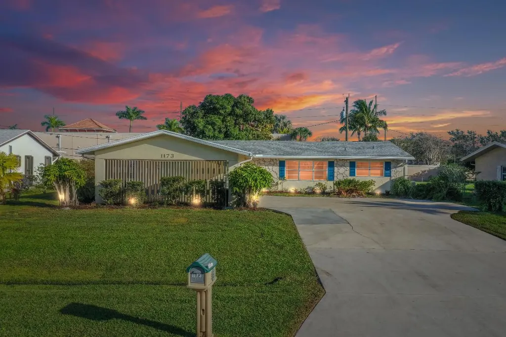 1173 SE Petunia Avenue Port St Lucie FL 34952
