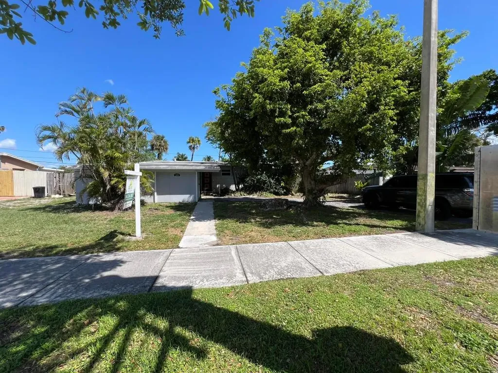 3451 10th Avenue N Palm Springs FL 33461