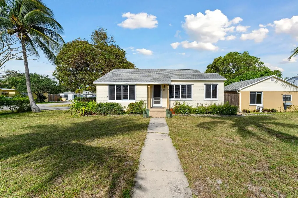 703 N 4th Street Lantana FL 33462
