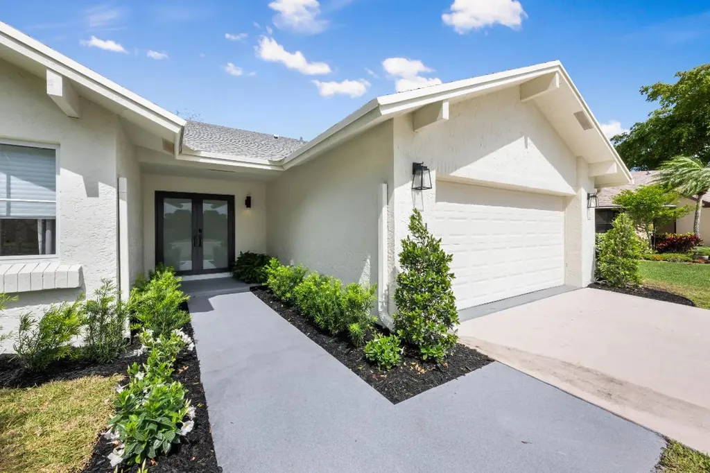 5571 Sugar Mill Court Delray Beach FL 33484