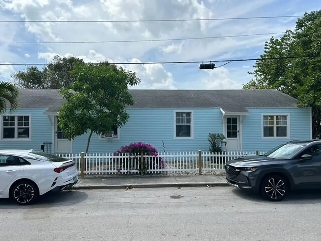 415 9th Avenue N Lake Worth Beach FL 33460
