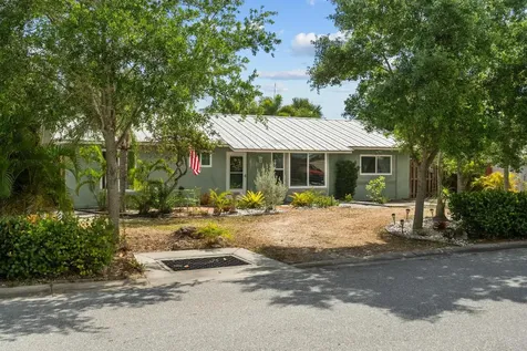 8711 SE Eagle Avenue Hobe Sound FL 33455