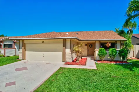 13 Fawlkland Circle Boynton Beach FL 33426