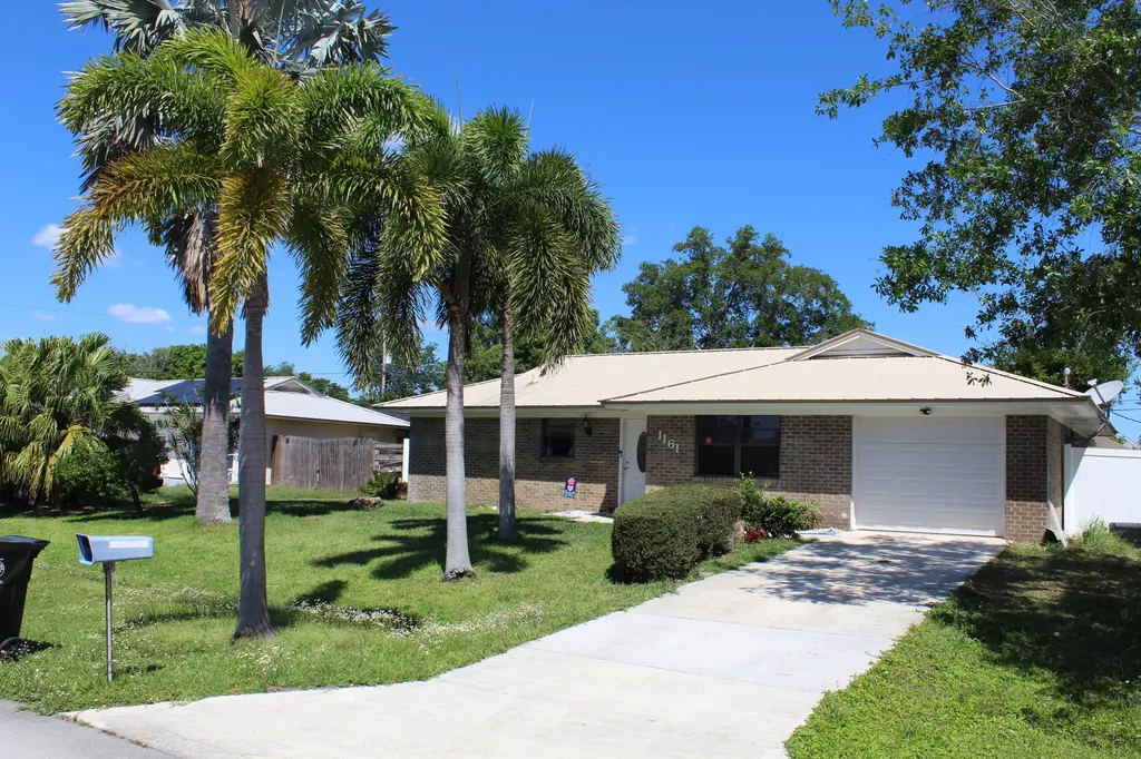 1161 SW Gardena Avenue Port St Lucie FL 34953