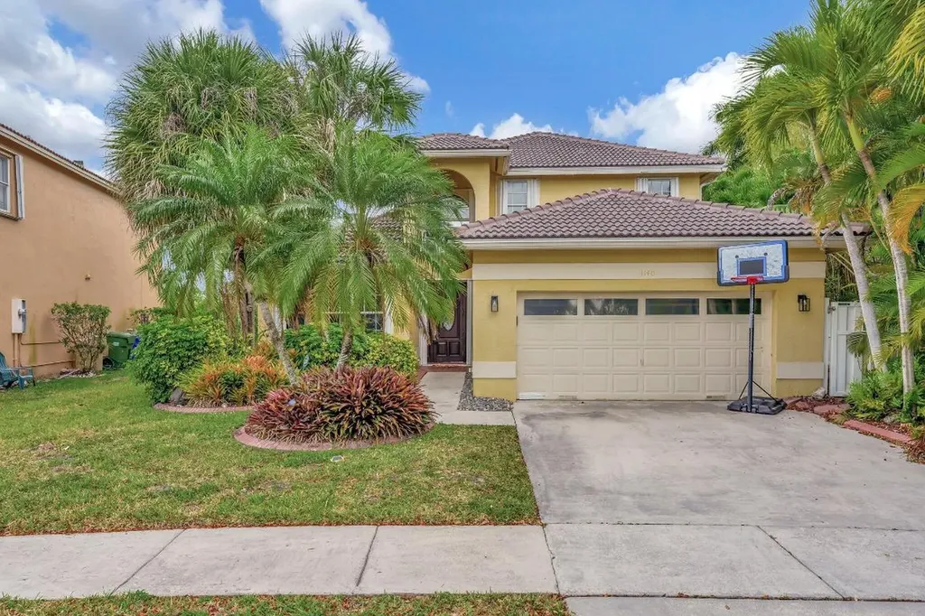 1140 NW 184th Place Pembroke Pines FL 33029
