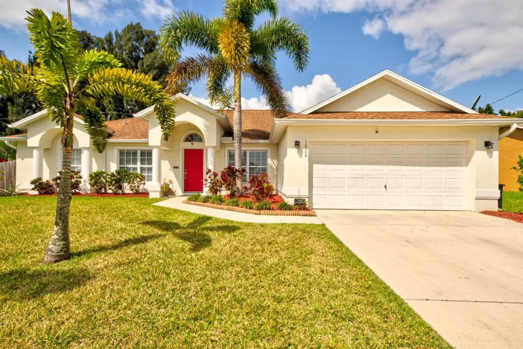1029 SW Bay State Road Port St Lucie FL 34953