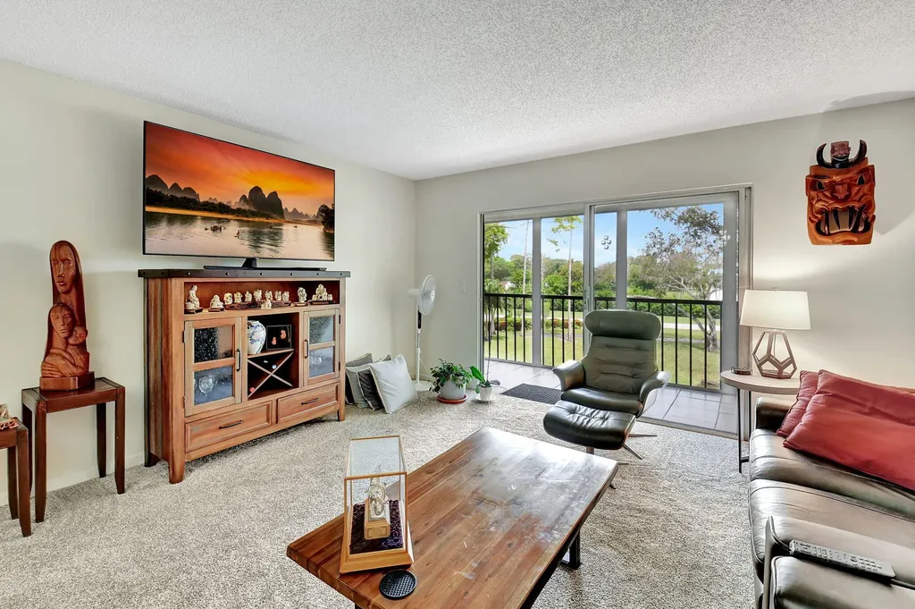 7185 Huntington Lane Delray Beach FL 33446