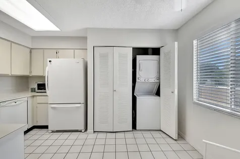 7185 Huntington Lane Delray Beach FL 33446