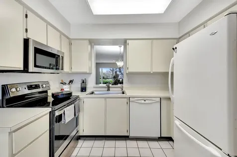 7185 Huntington Lane Delray Beach FL 33446