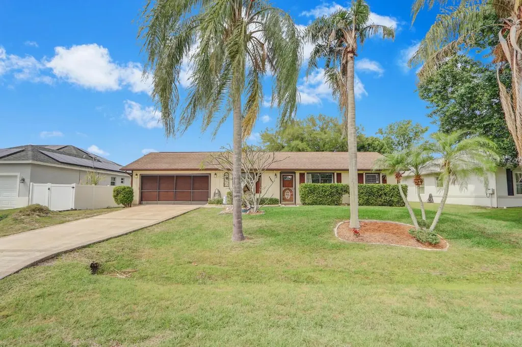1525 SW Pitts Avenue Port St Lucie FL 34953