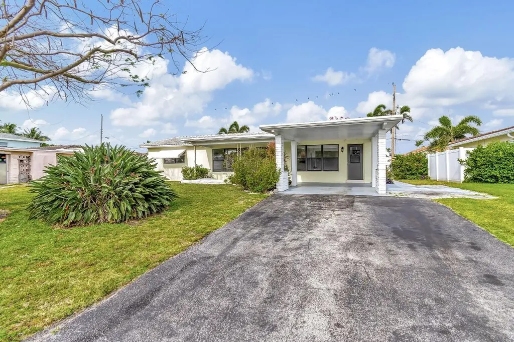 2725 NE 5th Avenue Boca Raton FL 33431