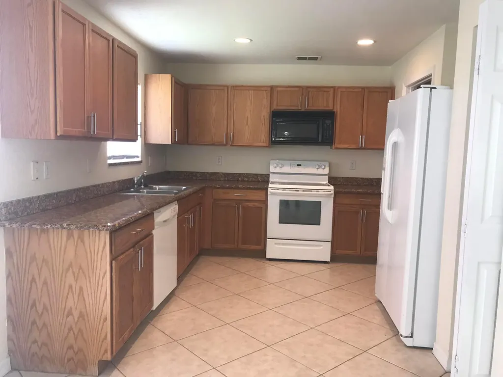 2098 SW Newport Isle Boulevard Port St Lucie FL 34953