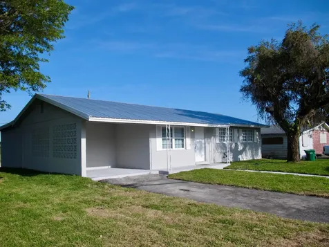 156 N Greenstar Avenue Pahokee FL 33476