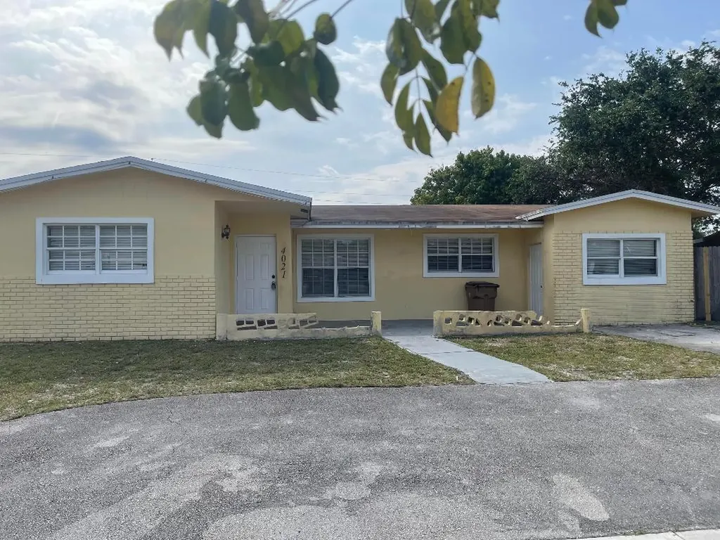 4021 NE 2nd Way Deerfield Beach FL 33064