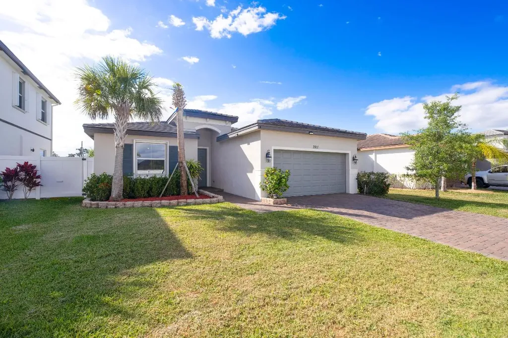 7911 NW Greenbank Circle Port St Lucie FL 34987