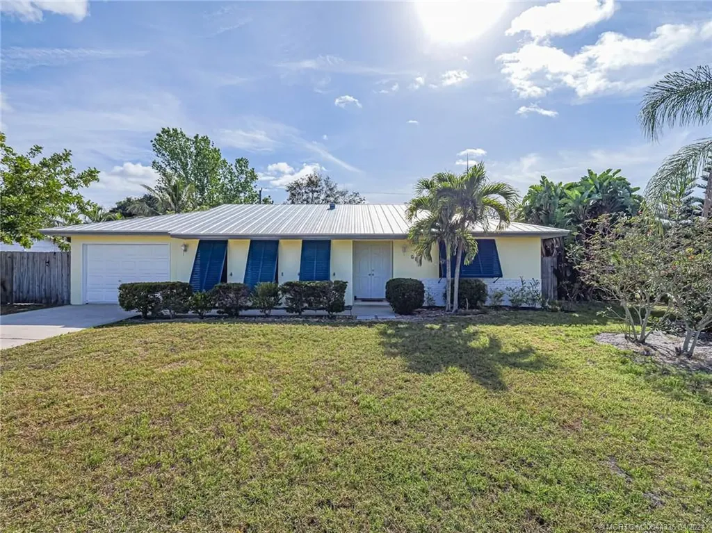 679 SE Forgal Street Port St Lucie FL 34983