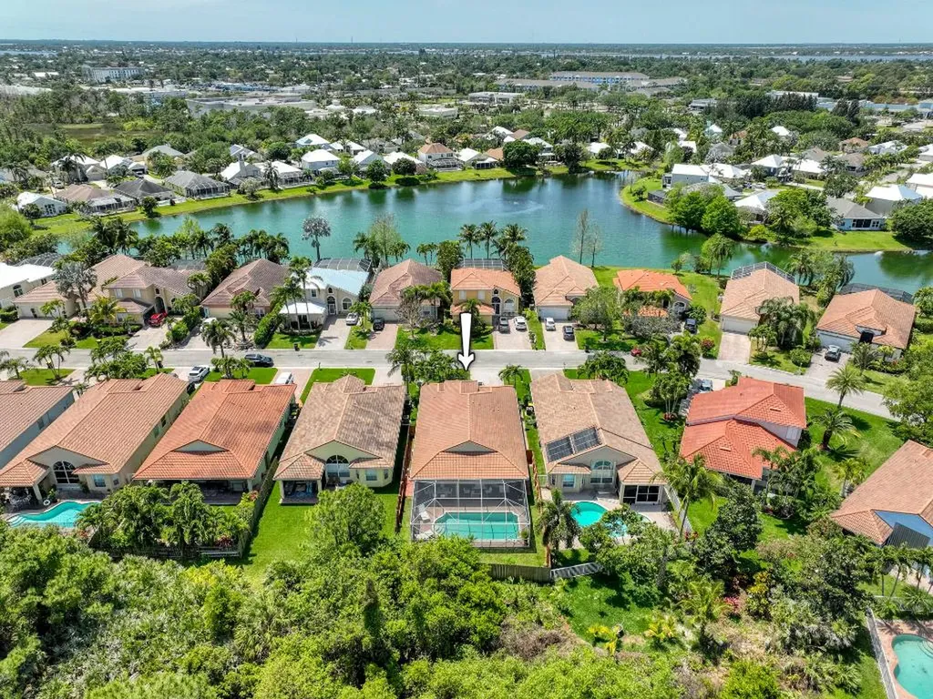 2095 NW Marsh Rabbit Lane Jensen Beach FL 34957