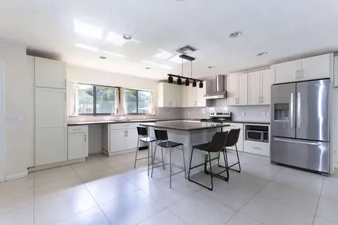 6915 Tradewind Way Lake Worth FL 33462