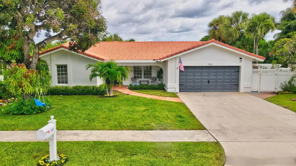 793 Camino Lakes Circle Boca Raton FL 33486