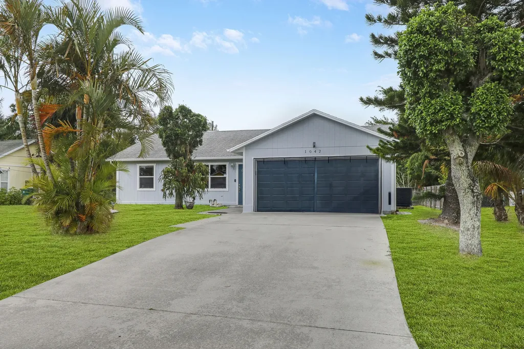 1042 SW Coleman Avenue Port St Lucie FL 34953