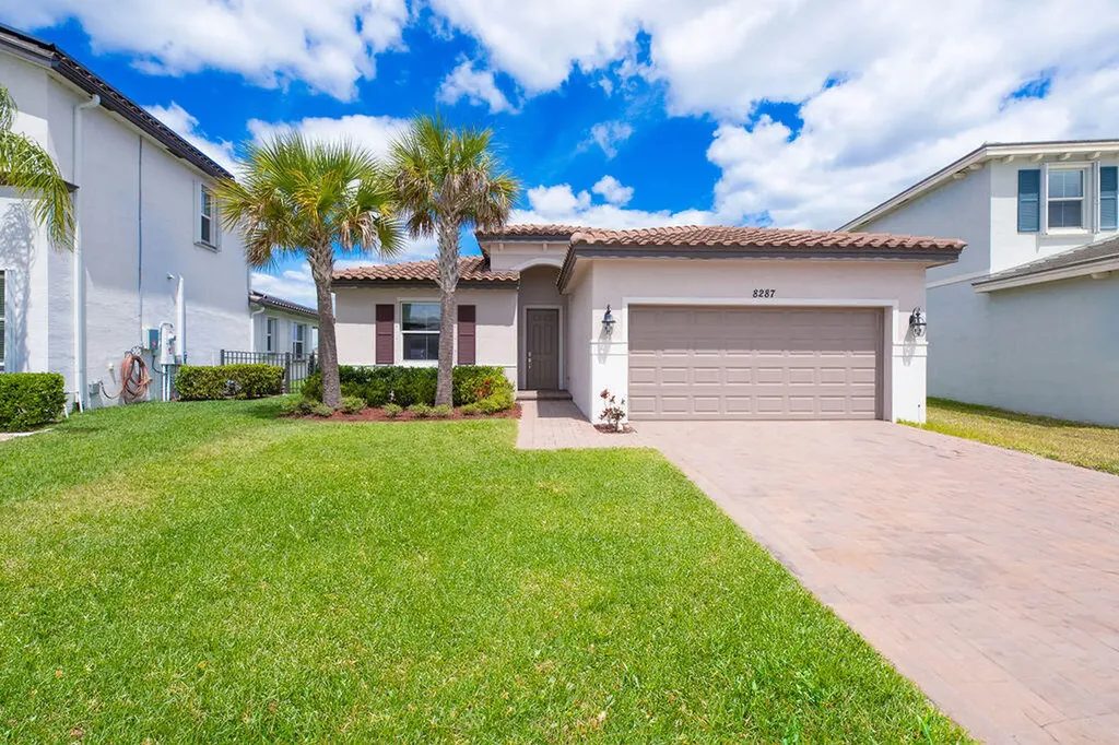 8287 NW Greenbank Circle Port St Lucie FL 34987
