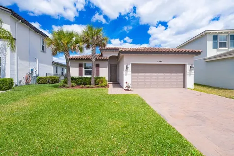 8287 NW Greenbank Circle Port St Lucie FL 34987