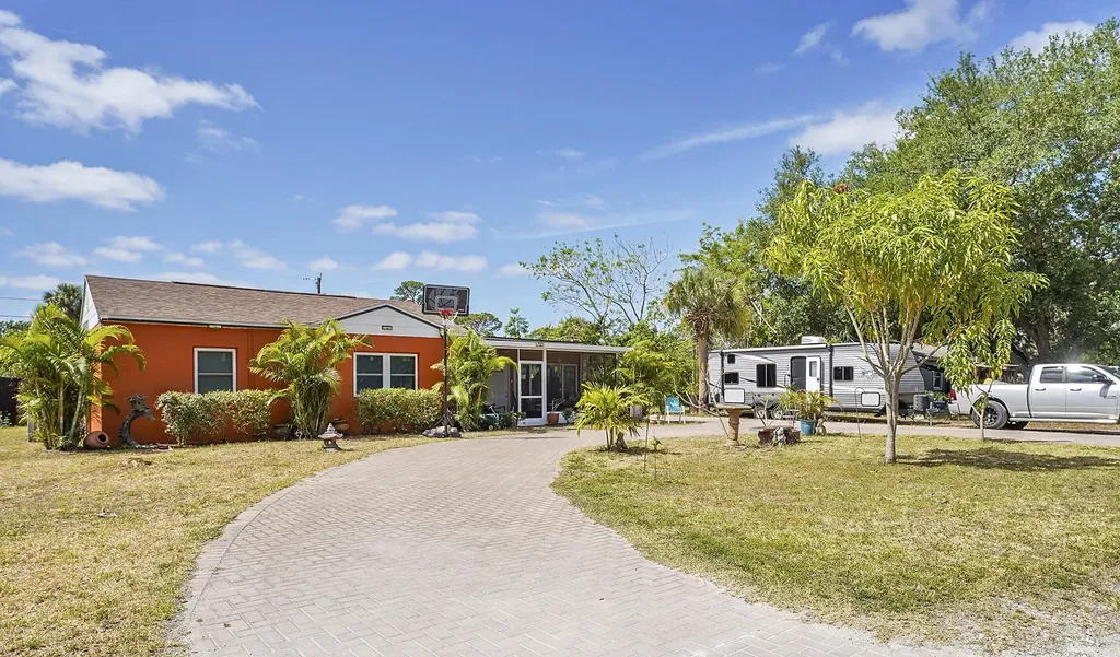 4003 Ave O Fort Pierce FL 34947
