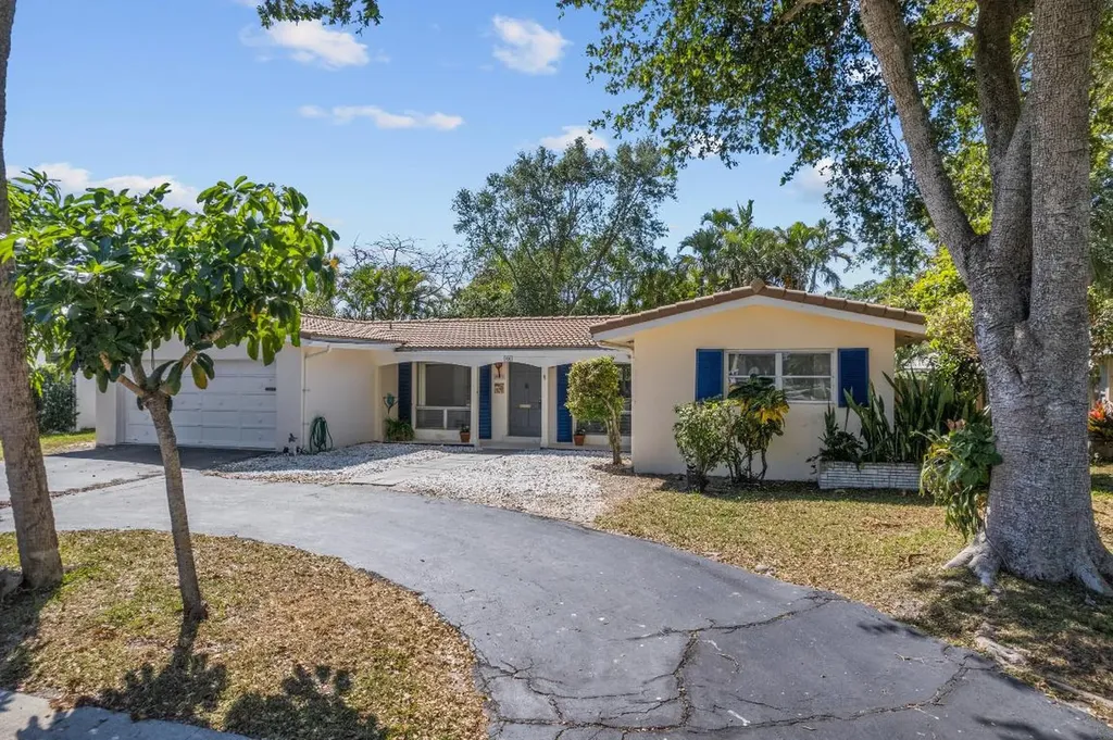 700 W Camino Real Boca Raton FL 33486