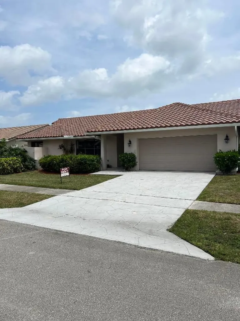 23289 Lago Mar Circle Boca Raton FL 33433