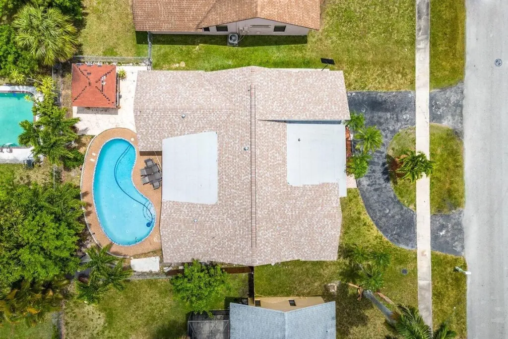 7613 SW 8th Street North Lauderdale FL 33068