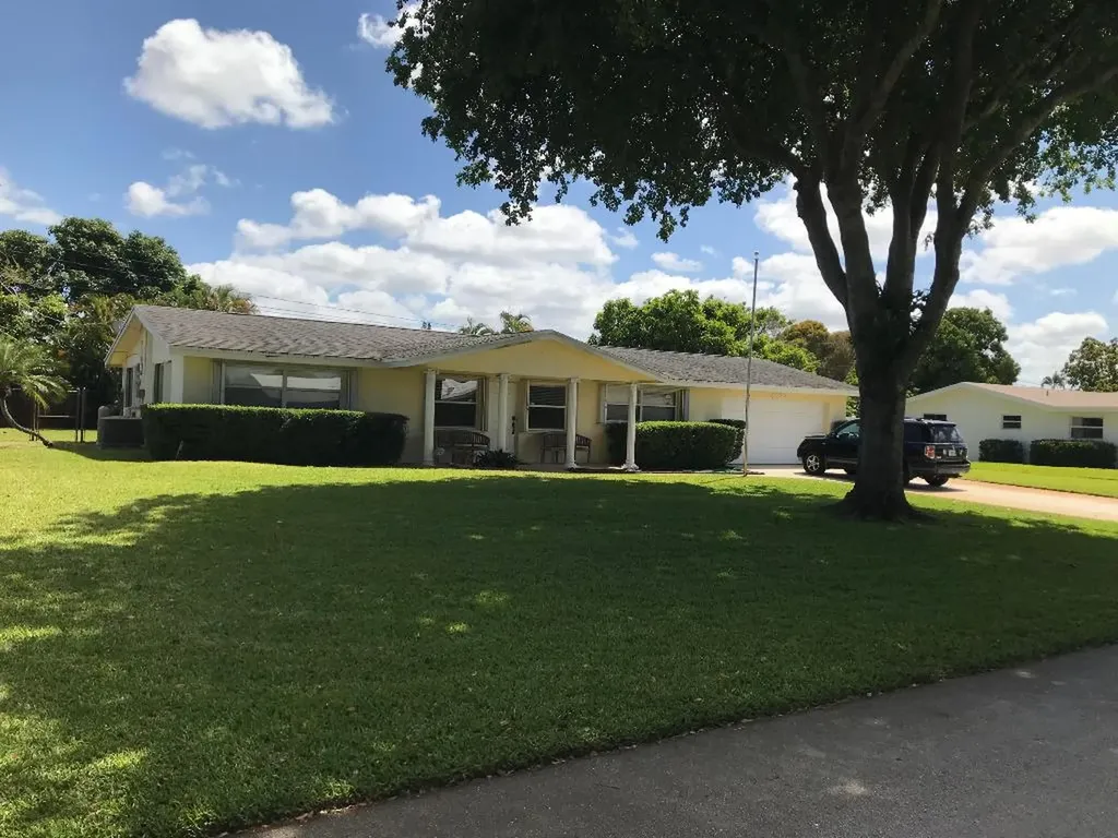 4568 Ellwood Drive Delray Beach FL 33445