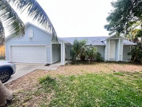 2020 SW Kimberly Avenue Port St Lucie FL 34953