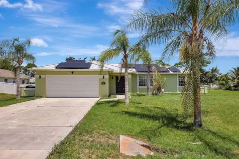 1889 SE Gaskins Circle Port St Lucie FL 34952