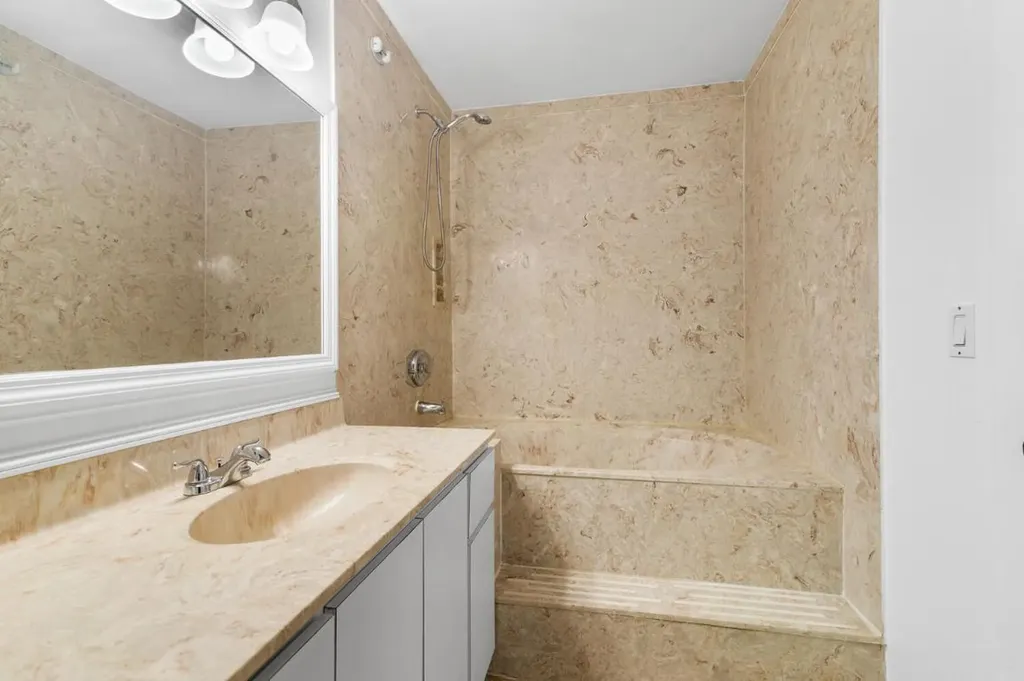 7 Crossing Circle Boynton Beach FL 33435